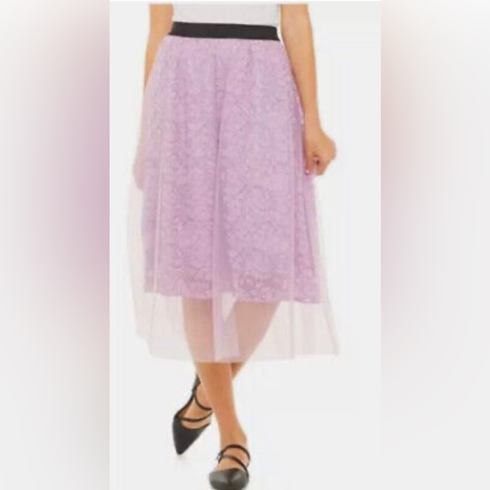 Elle tulle skirt with lace underlay.